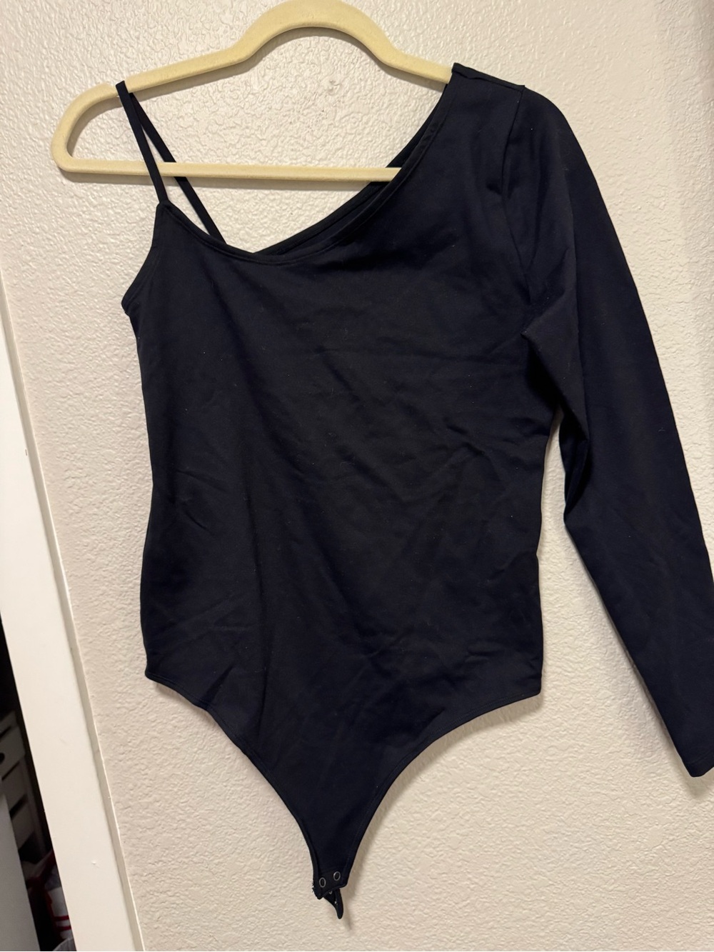 Abercrombie & Fitch Black One-Shoulder Long-Sleeve Bodysuit